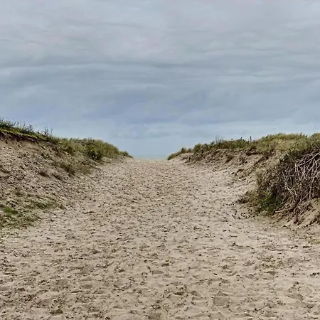 Relaxing Beachside Apartment, Cleaning Included Lägenhet *